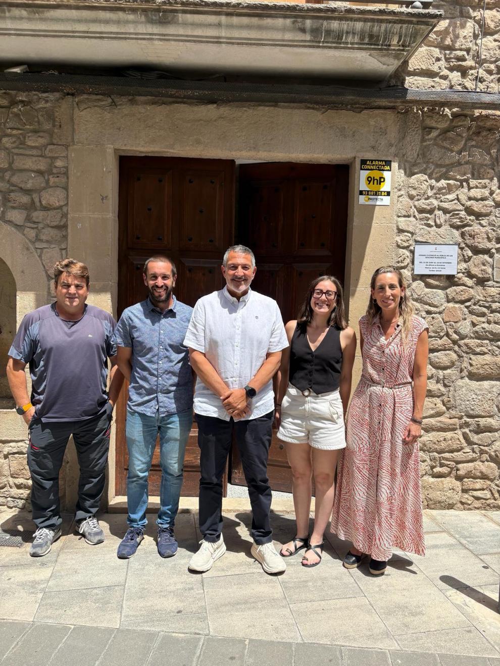 El conseller d’Empresa i Treball, Miquel Sàmper i Rodríguez, visita Olost, amb la Directora de Serveis Territorials, Ivet Castaño